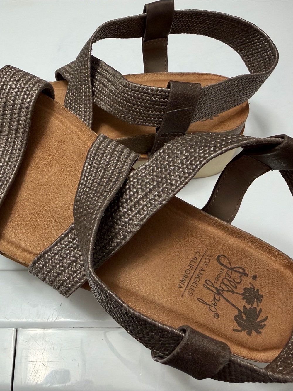 Size 10 Jellypop Women's Dark Brown Woven Cross-Strap Sandals
